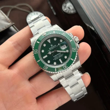 Superclone Rolex Submariner Green Dial 116610LV “Hulk”
